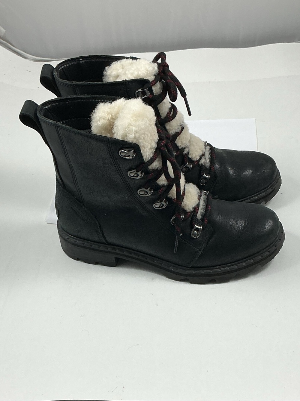 Sorel Emelie Lace Cozy Short Black Boots Size 8.5